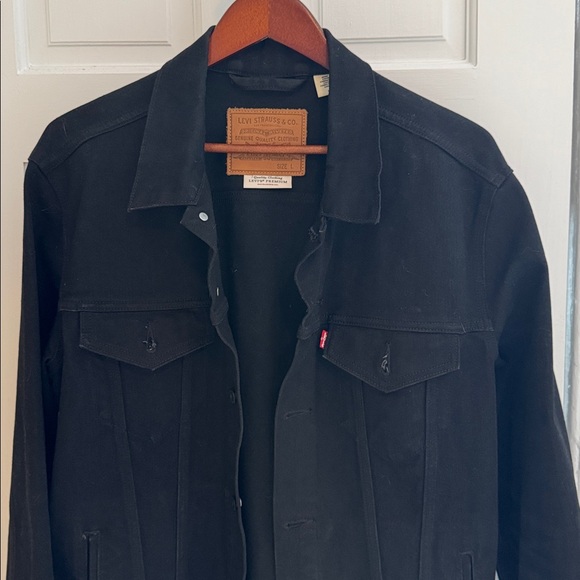 Levi's Men's Black denim Jacket - Picture 2 of 4